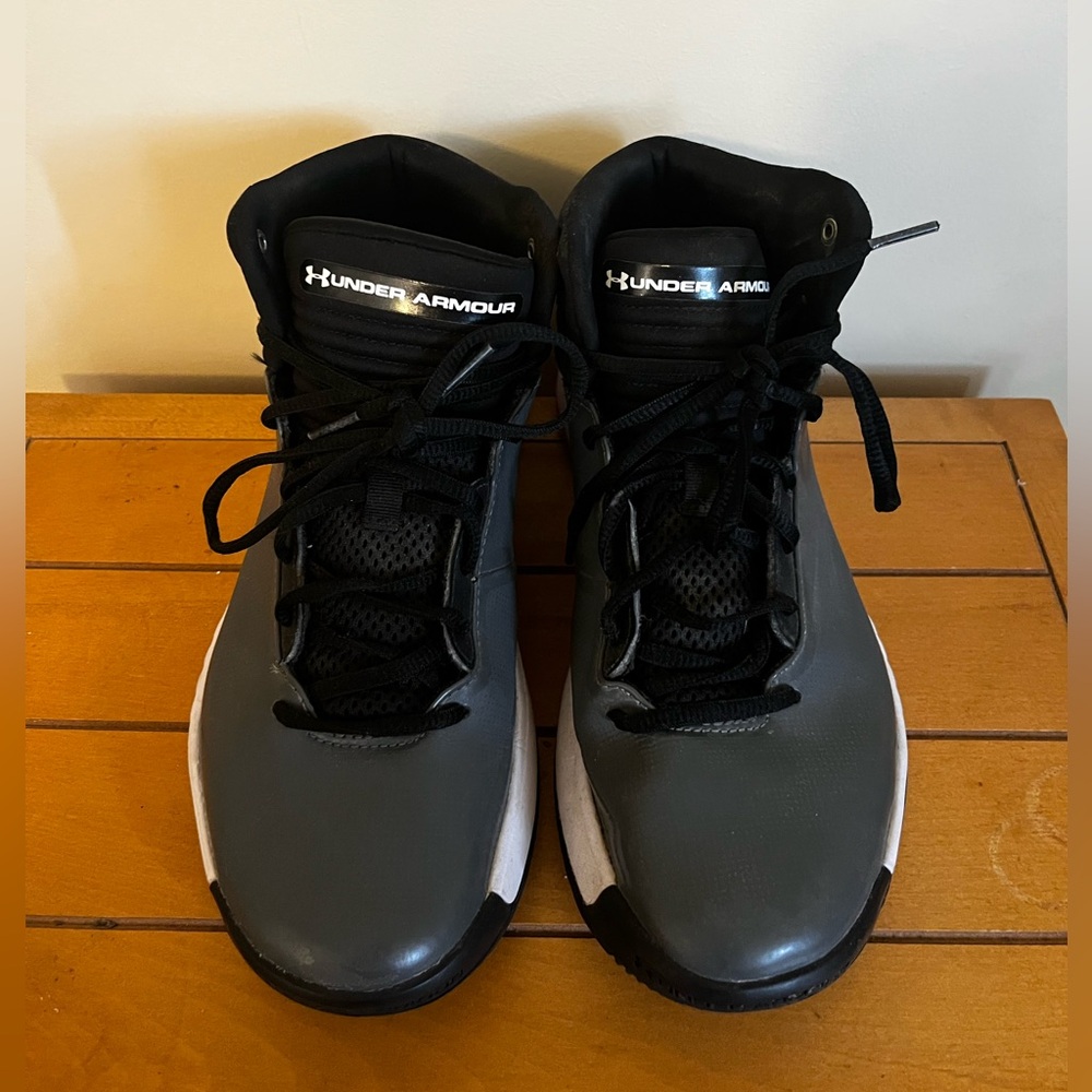 Under Armour Basketball Shoe